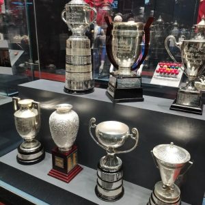 乒乓球世界杯奖杯（听藏品讲故事 - 七座世乒奖杯，一座精神丰碑）-华海博客