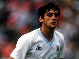 乌拉圭历史第一球星(豪门遗珠-从未加盟过顶级球会的足球明星)