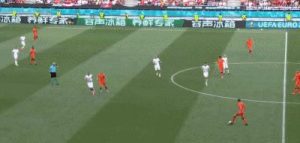 捷克队vs荷兰（半场：荷兰0-0捷克，巴拉克门前两米放高射炮，场面略显沉闷）-华海博客