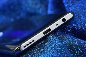 窄边框大屏幕高颜值（全球首发2160Hz顶级护眼曲面屏+最窄边框，没想到它是千元机吧？）-华海博客