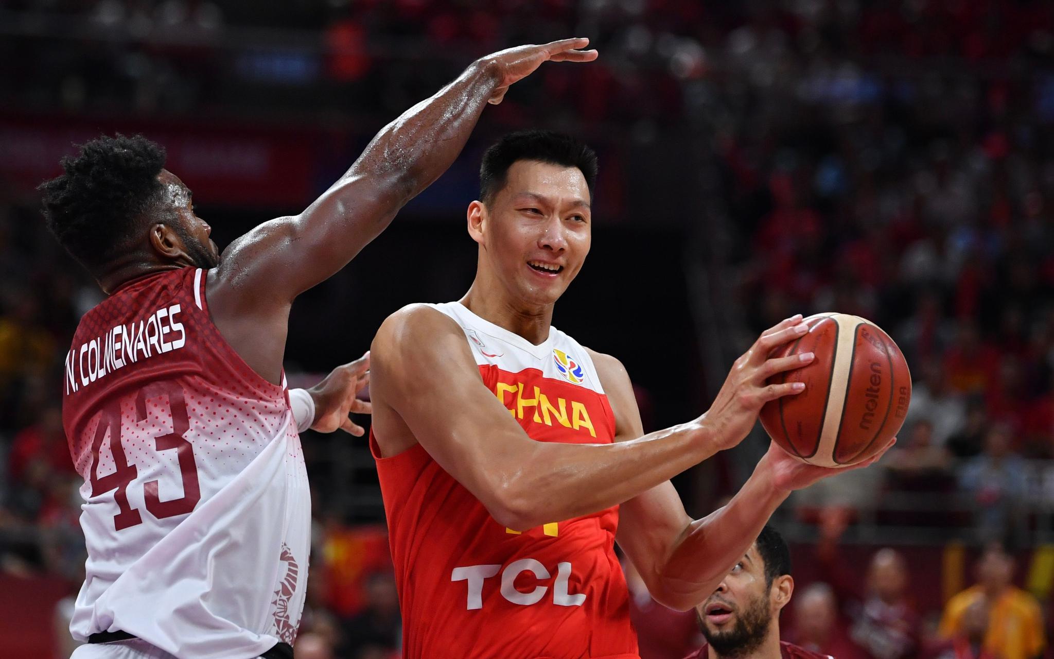 入选国家篮球队（历届中国男篮队长都是谁？姚明当过吗，那王治郅和易建联呢？）