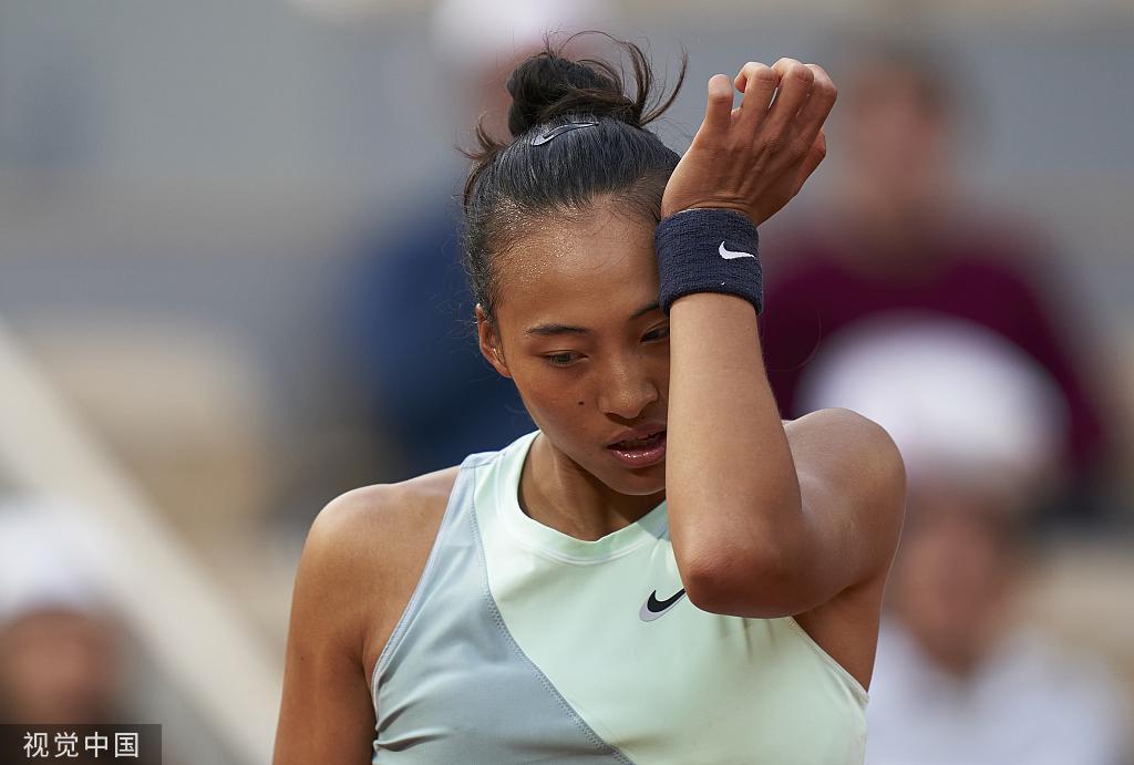 奥运会足球多少支球队（体坛联播｜卡塔尔世界杯32强全部确定，郑钦文草地首秀失利）