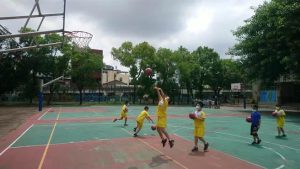 为什么这么多人喜欢打篮球（深度，为什么大多数国人都爱打篮球而不是踢足球？）-华海博客