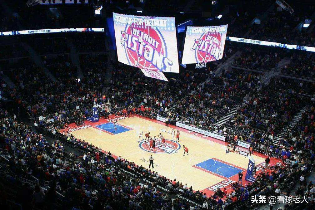 篮球场尺寸是多少（常识篇：篮球场的标准尺寸，NBA三分线并不是圆的）