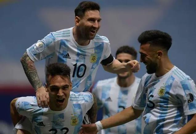 梅西欧洲杯在哪个国家球队（意大利夺取欧洲杯，让拿到美洲杯的梅西，锁定第七座金球奖？）