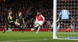 英超球迷排行(球迷票选英超30年最伟大球员:亨利居首,C罗、希勒二三位)-华海博客