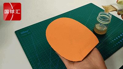 乒乓球拍怎么刷胶（有80%的人还不知道，胶皮应该怎么刷才更好打！）