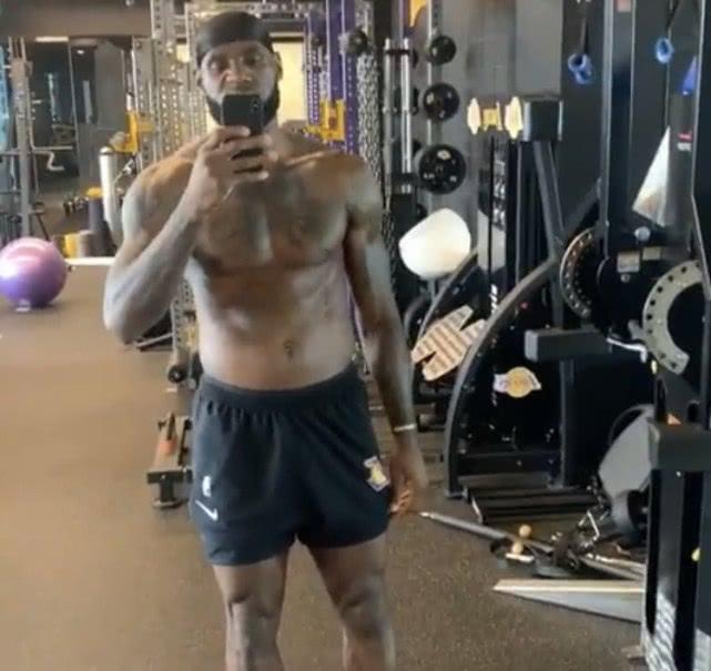 nba的人的腿为什么那么长（为什么NBA球员大多粗胳膊细腿，是天然的，还是人为的？）