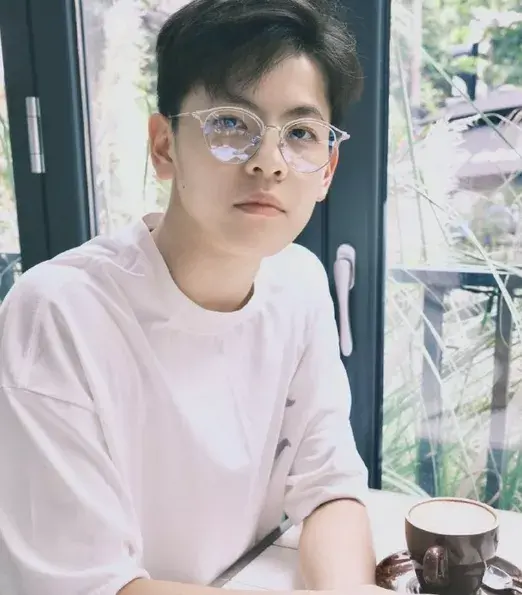 和男生打篮球需要注意什么（杨舒予喊话杨紫一起练篮球，谁说这项运动不适合女生？）