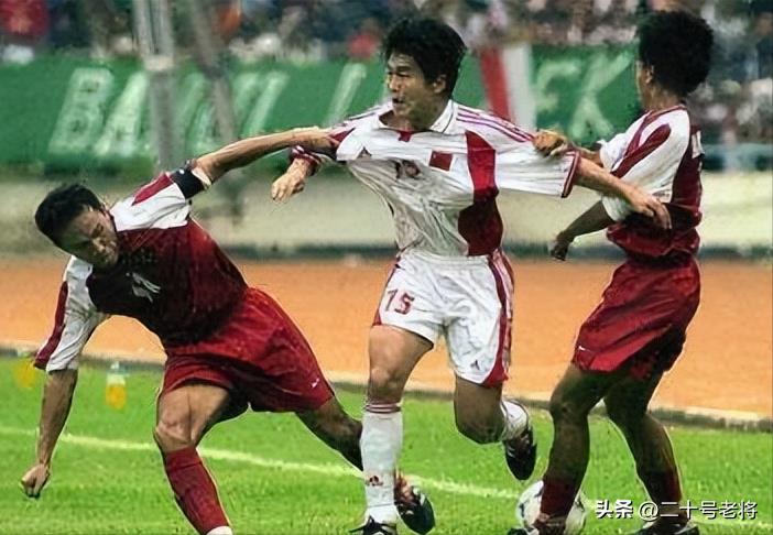 中国男足踢进世界杯是什么时候(世界杯回顾:2002年国足为什么能进世界杯?)