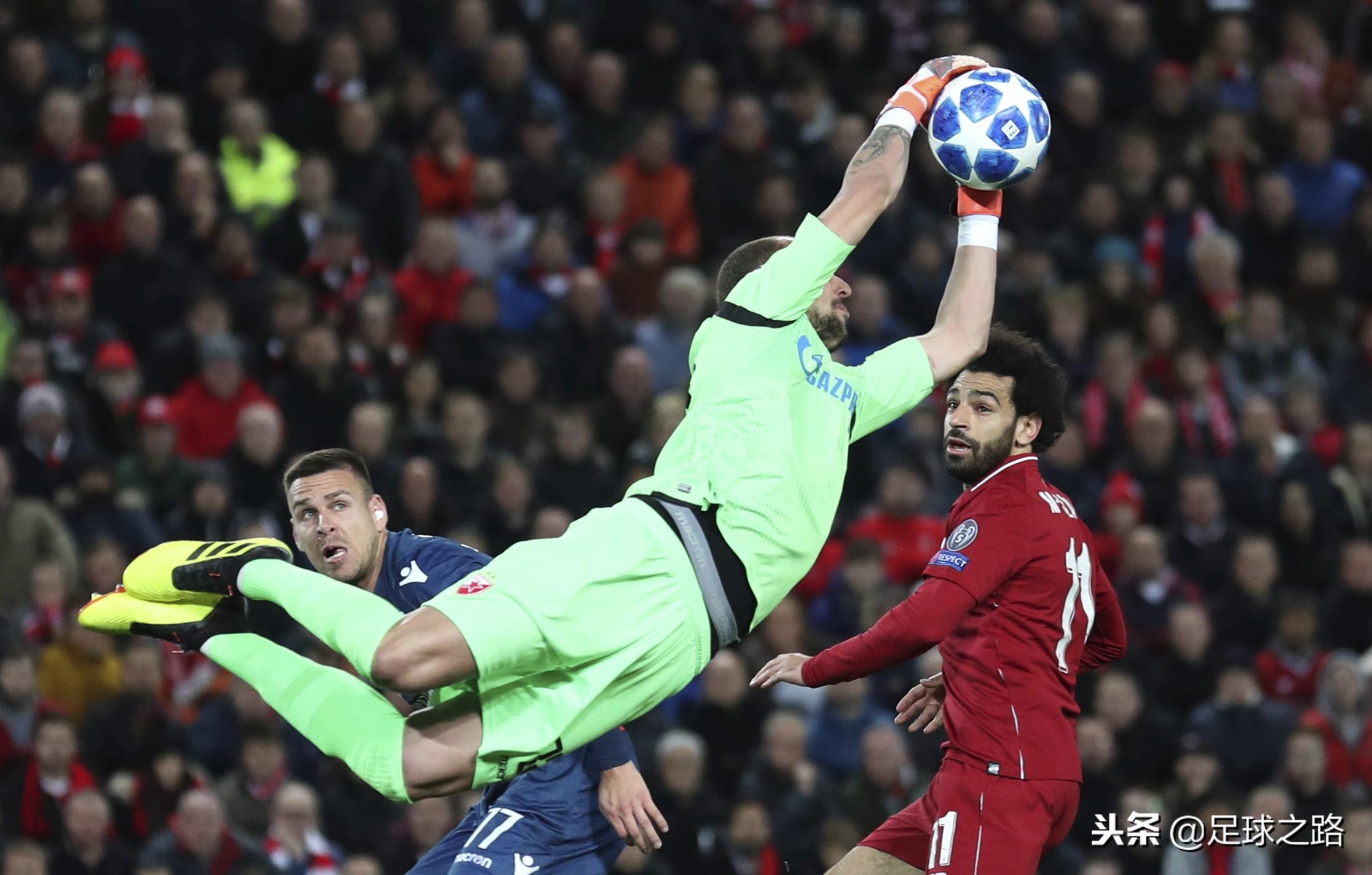 足球网怎么画守门员（守门员选位原则、要点以及常见错误）