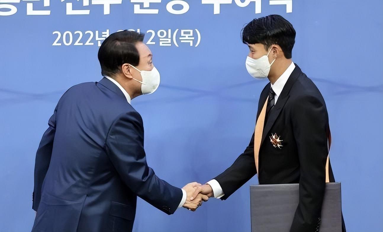 韩国世界杯足球场（巴西5：1韩国，桑巴舞步晃晕太极虎！差距巨大，英超金靴带不动）