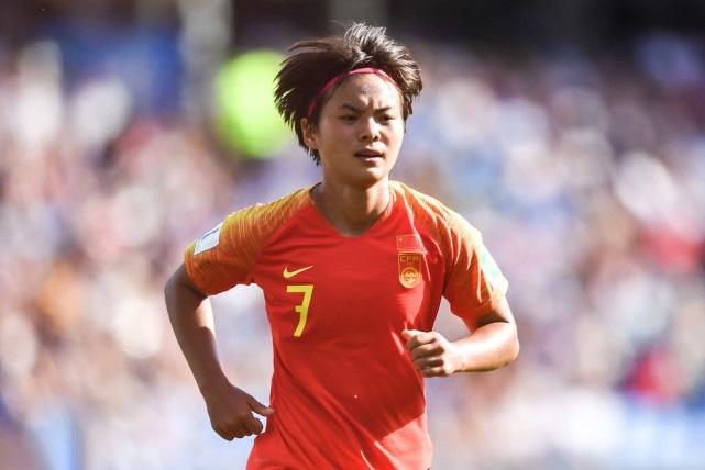王霜带领女足走向巅峰（&quot;中国女梅西&quot;王霜：梅开二度击败韩国队，带领中国女足冲进奥运）