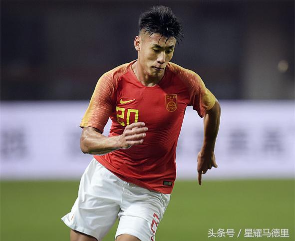 被众多现役国脚怒怼（身价1.5亿的国脚回击“解散国足”：有些人不看球，却爱落井下石）