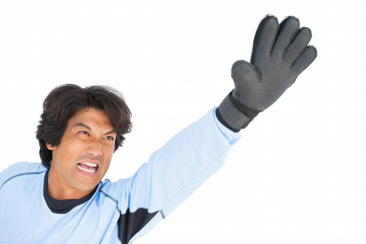 世界杯守门员三连扑(连扑三个点球的守门员,在足坛历史上有几人?)