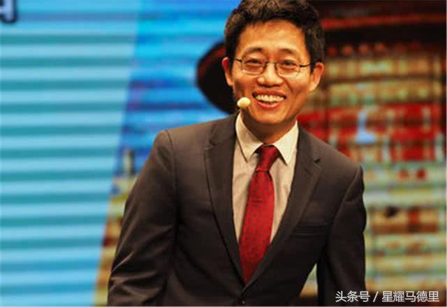 被众多现役国脚怒怼（央视知名主持建议解散国足，被众多现役国脚怒怼：无知可笑的小丑）