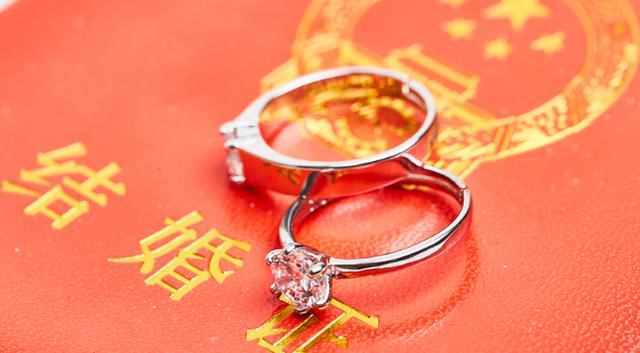 領結婚證都需要什么材料（領結婚證需要什么材料和證明）