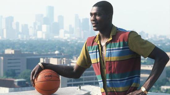 2014世界杯尼日利亚(9000万人日均收入仅13块,但这个非洲兄弟却拥有不止一个"姚明")