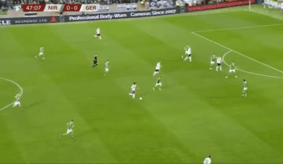 德国2-0北爱尔兰(欧预赛:德国客场2:0击败北爱尔兰 暂升C组第一)