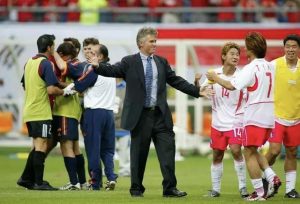 意大利与韩国足球断交原因(2002亚洲足球之耻!韩国靠黑哨淘汰两大世界冠军,你敢进我就敢吹)-华海博客