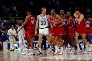 nba巴克利为什么打架(两件巴克利打架的小事 为你揭秘NBA赛场冲突的真正原因)-华海博客