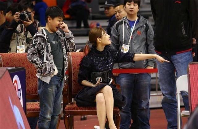 宏远老板娘宏远老板娘吴迪简介(吴迪:易建联的老板娘)