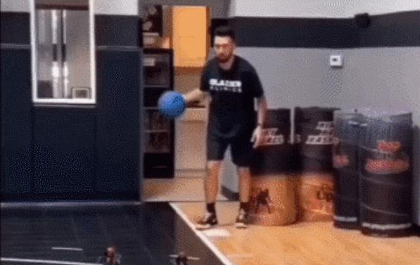 篮球组合动作(晃遍无数人!这是莫兰特罗斯最爱用的过人招式)