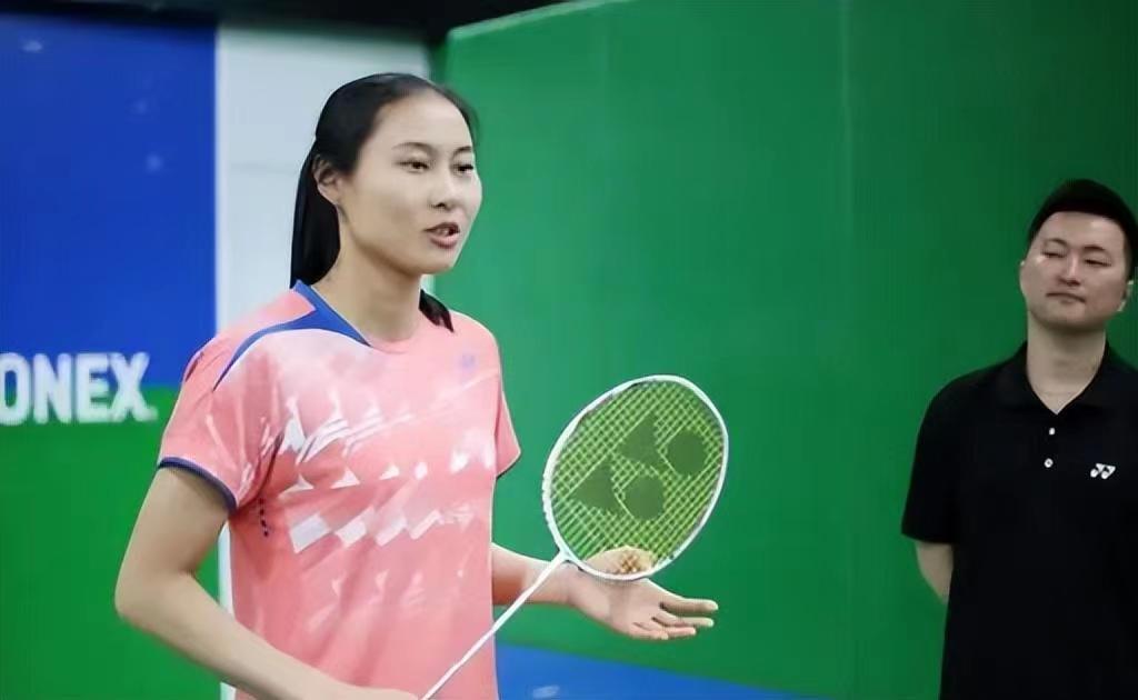 中国最早羽毛球一姐是(国羽一姐王仪涵:54次冠军换不来奥运金牌,退役后嫁师弟终得幸福)