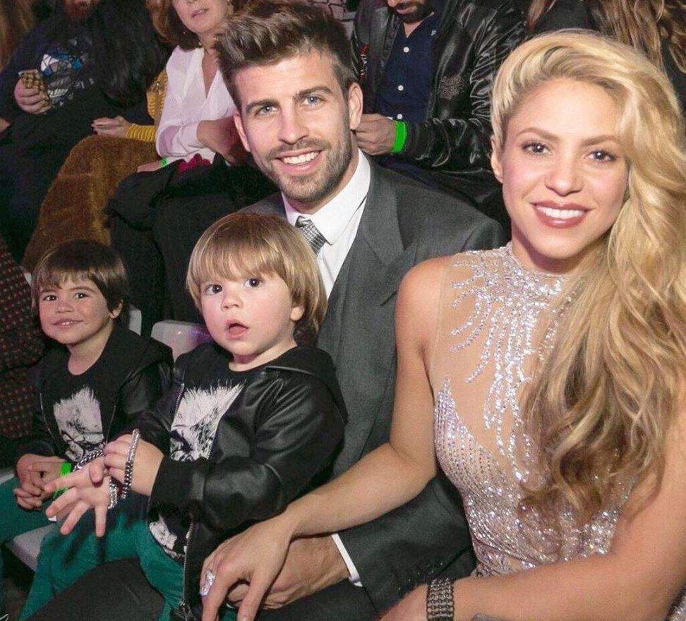 哪届世界杯是男女合唱的主题曲（Shakira-《Hips Don’t Lie》国际足联唯一指定天后，唱主题歌送男友！）