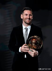 十大足球巨星排名(今年世界足坛前十球员榜:金球奖得主梅西领衔!C罗仅排第十)-华海博客