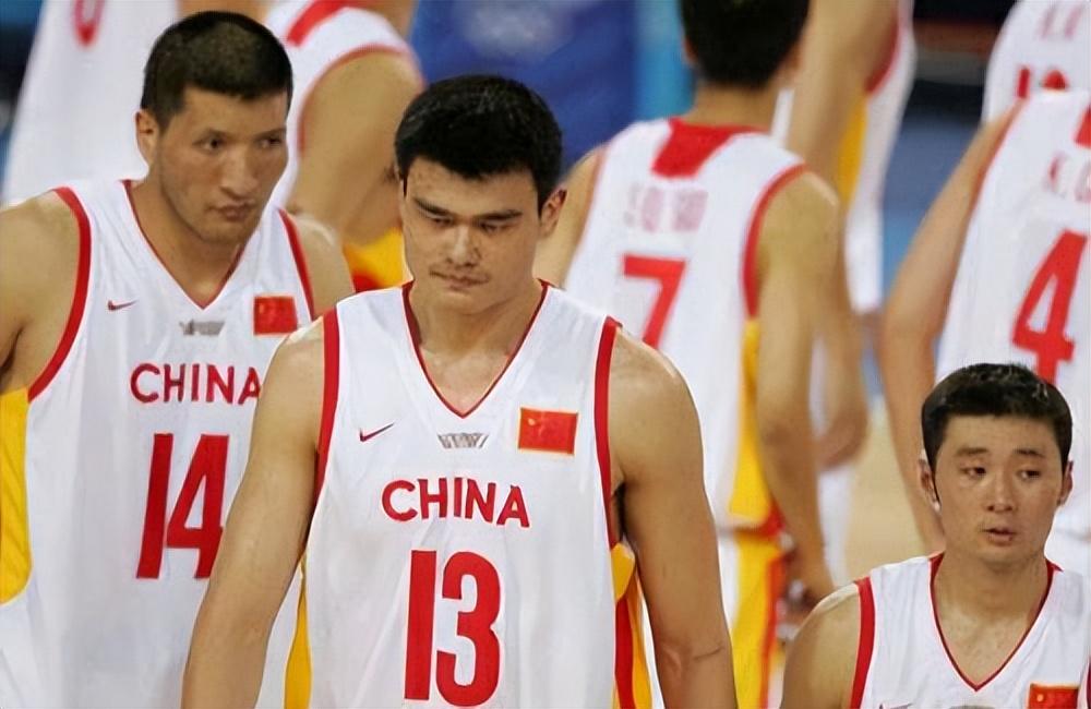 入选国家篮球队（历届中国男篮队长都是谁？姚明当过吗，那王治郅和易建联呢？）