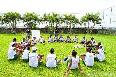 巴西五个世界杯冠军(足球王国,这个国家是世界杯史上夺冠最多的足球队,拿了5个冠军)