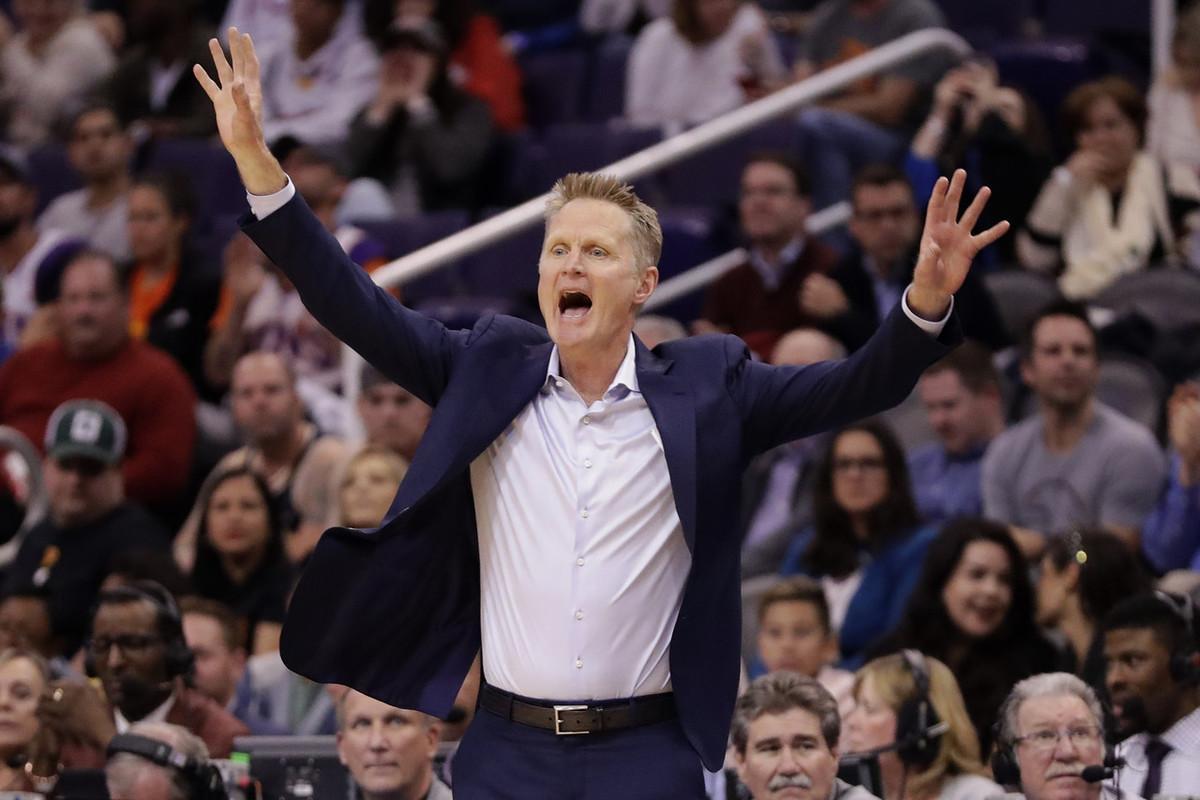 詹姆斯指导新秀锡安时（生涯第一次面对詹姆斯，锡安怎么就交出了这样的答卷）