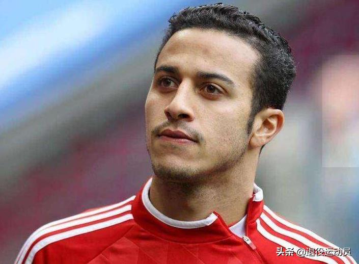 足球场各个区域名称图解（科普！球场上各个位置的职责，现在你知道你的位置需要做什么吗？）