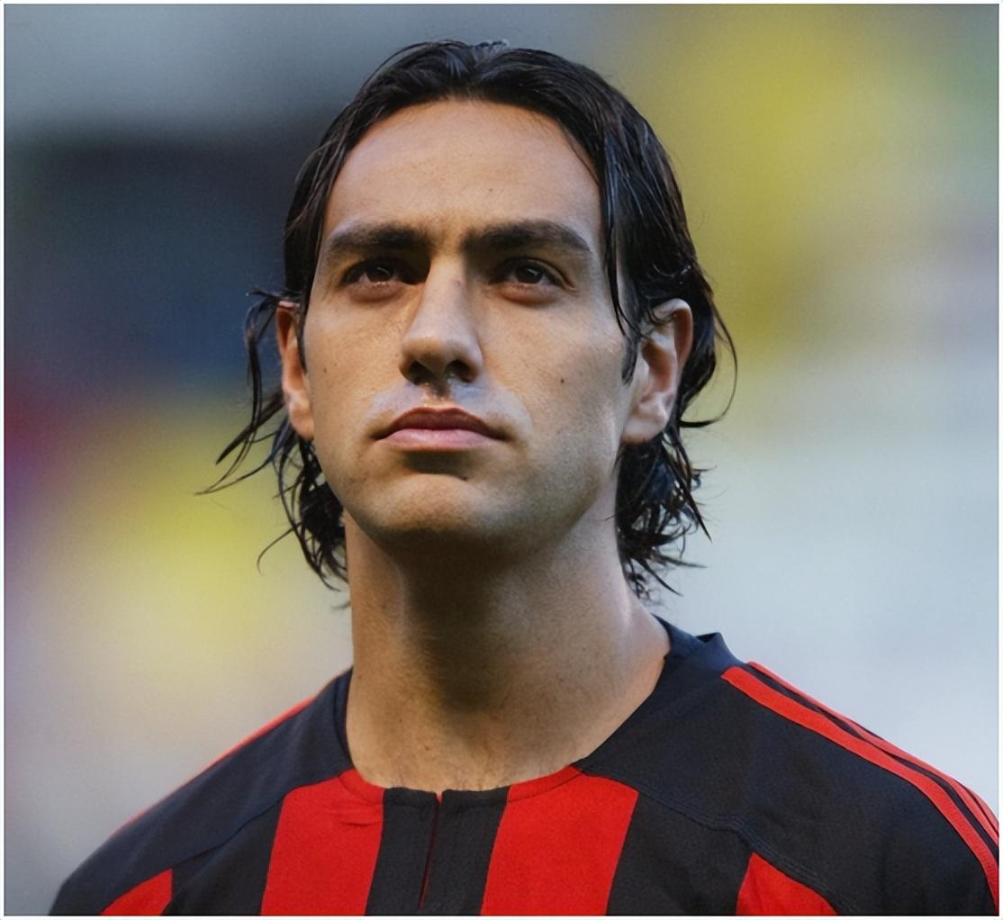 意大利足球队球员图片（意大利总统亲自颁发骑士勋章，内斯塔到底有多强？）