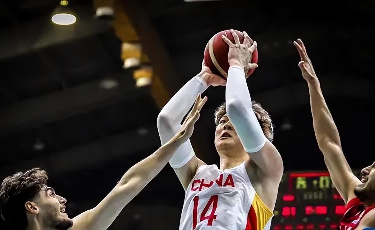 没有周琦世界杯会怎么样（没有周琦郭艾伦，男篮仍灭伊朗，谁还骂姚明？没他的改革真赢不了）