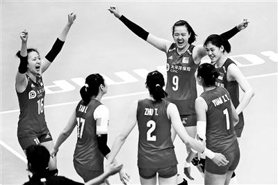 排球几人上场比赛（女排12人扛起卫冕重任）