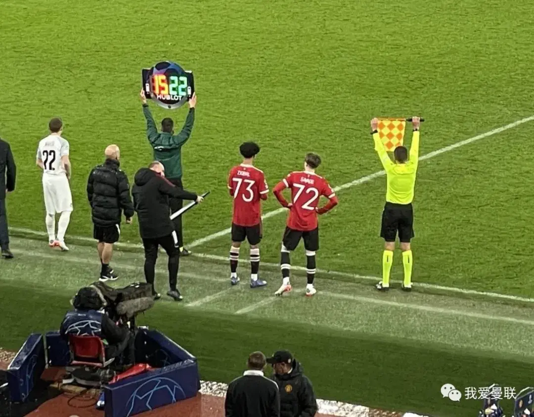 范德贝克失误送礼(齐达内红魔首秀…)