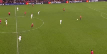 范德贝克失误送礼(齐达内红魔首秀…)