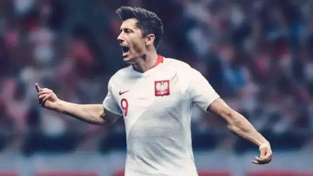 法国队1994世界杯球衣合影（世界杯经典球衣图鉴 哪一件是你的青春？）