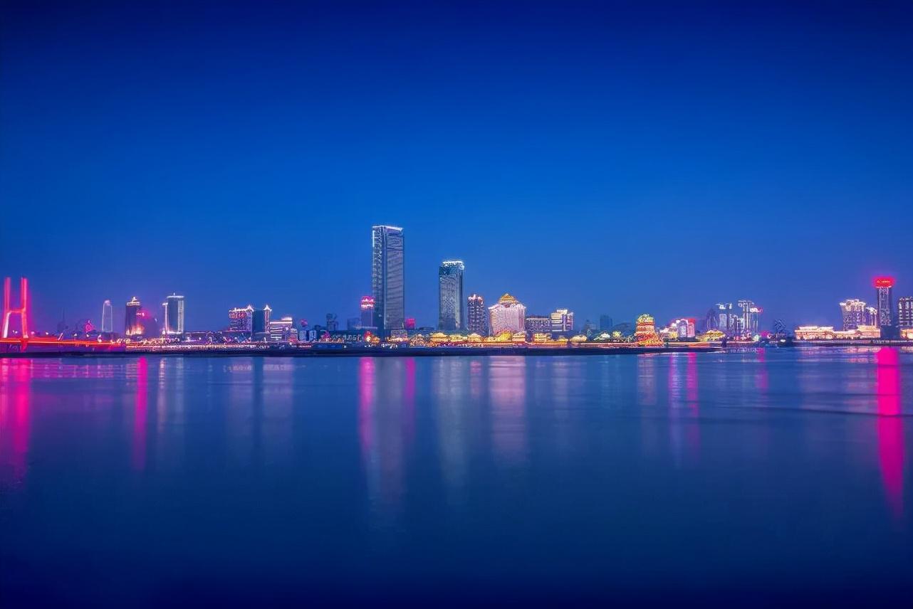 他们或许都是传奇（未来城市：南昌、嘉兴，2030年他们的高度也许会成为传奇）