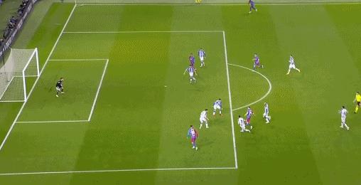 费兰助攻奥巴梅扬破门（西甲-巴萨1-0皇家社会 费兰助攻奥巴梅扬头球破门）