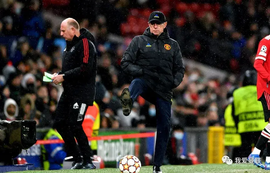 范德贝克失误送礼(齐达内红魔首秀…)