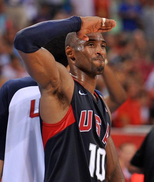 2008年篮球美国vs中国比分(08年奥运会中国队对美国队:科比13分,詹姆斯18分,那姚明呢?)