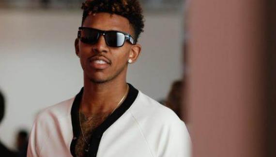 nba球星为什么都打耳洞(NBA戴过耳钉的球星有很多,但是只有这5人能完美驾驭)