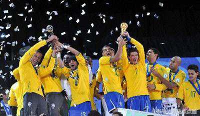 巴西五个世界杯冠军(足球王国,这个国家是世界杯史上夺冠最多的足球队,拿了5个冠军)