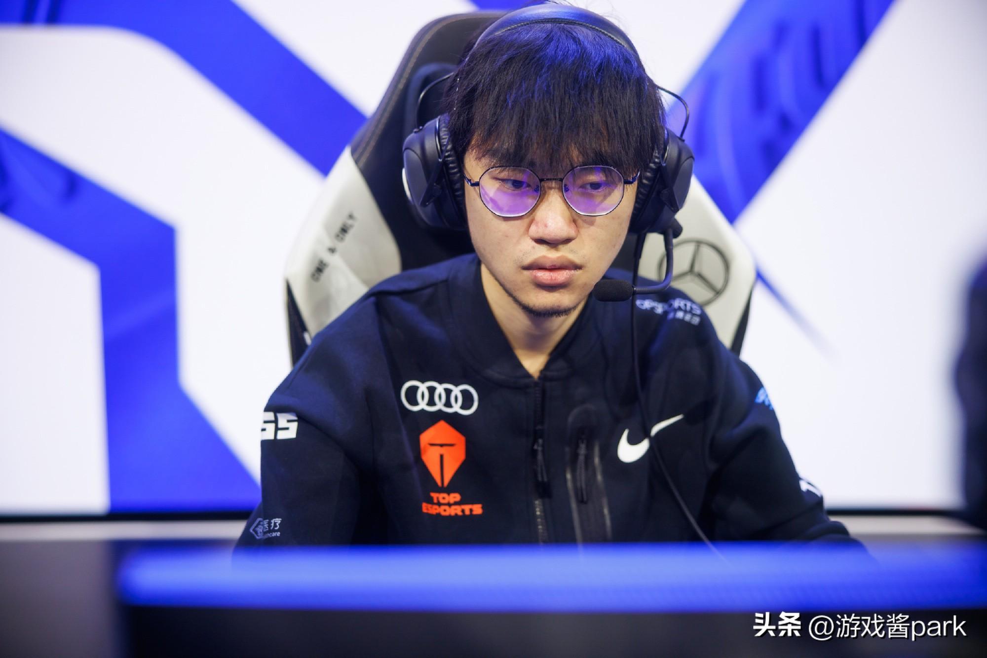 电竞职业选手一年的工资是多少（揭秘职业电竞选手收入：LCK选手平均日入1W，Faker日薪超10w）