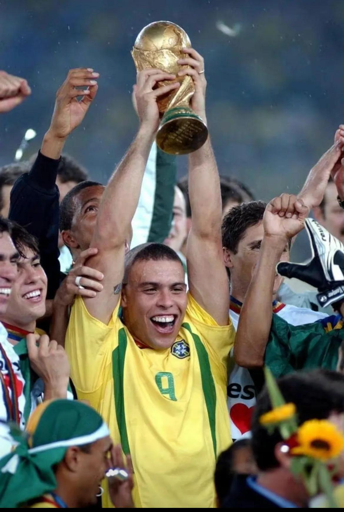 2022现役足球明星排名前十名(2022世界杯四大天王出炉!大力神杯静待世纪球王诞生……)