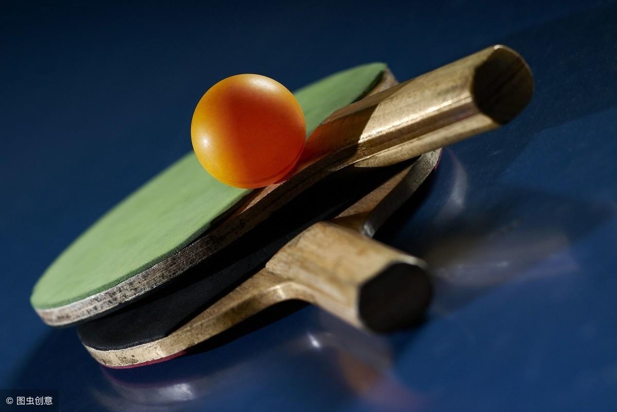 乒乓球拍怎么刷胶（乒乓球老鸟都这么使用无机、有机胶水，知道了你也能轻松粘好球拍）