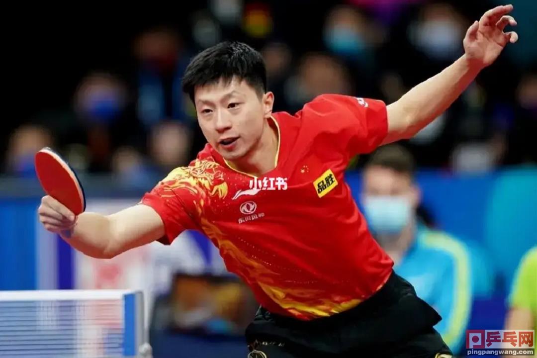 樊振东拿过多少世界冠军（樊振东5届世乒赛之旅，从最可爱到最暴力，重点培养8年终夺冠）